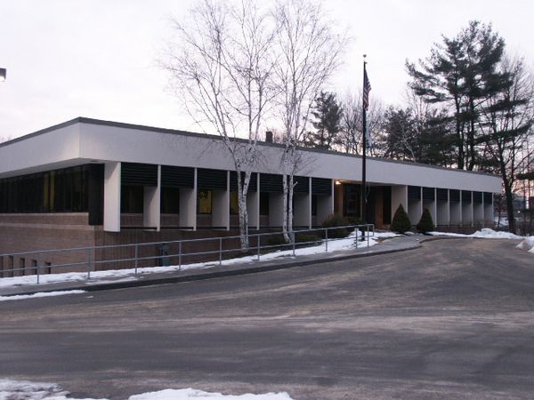 6 Manor Pkwy
