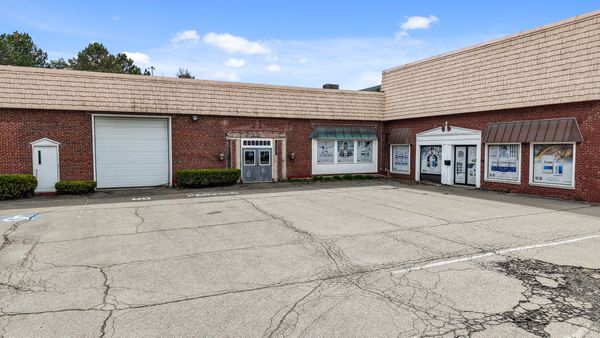 586 Main Street