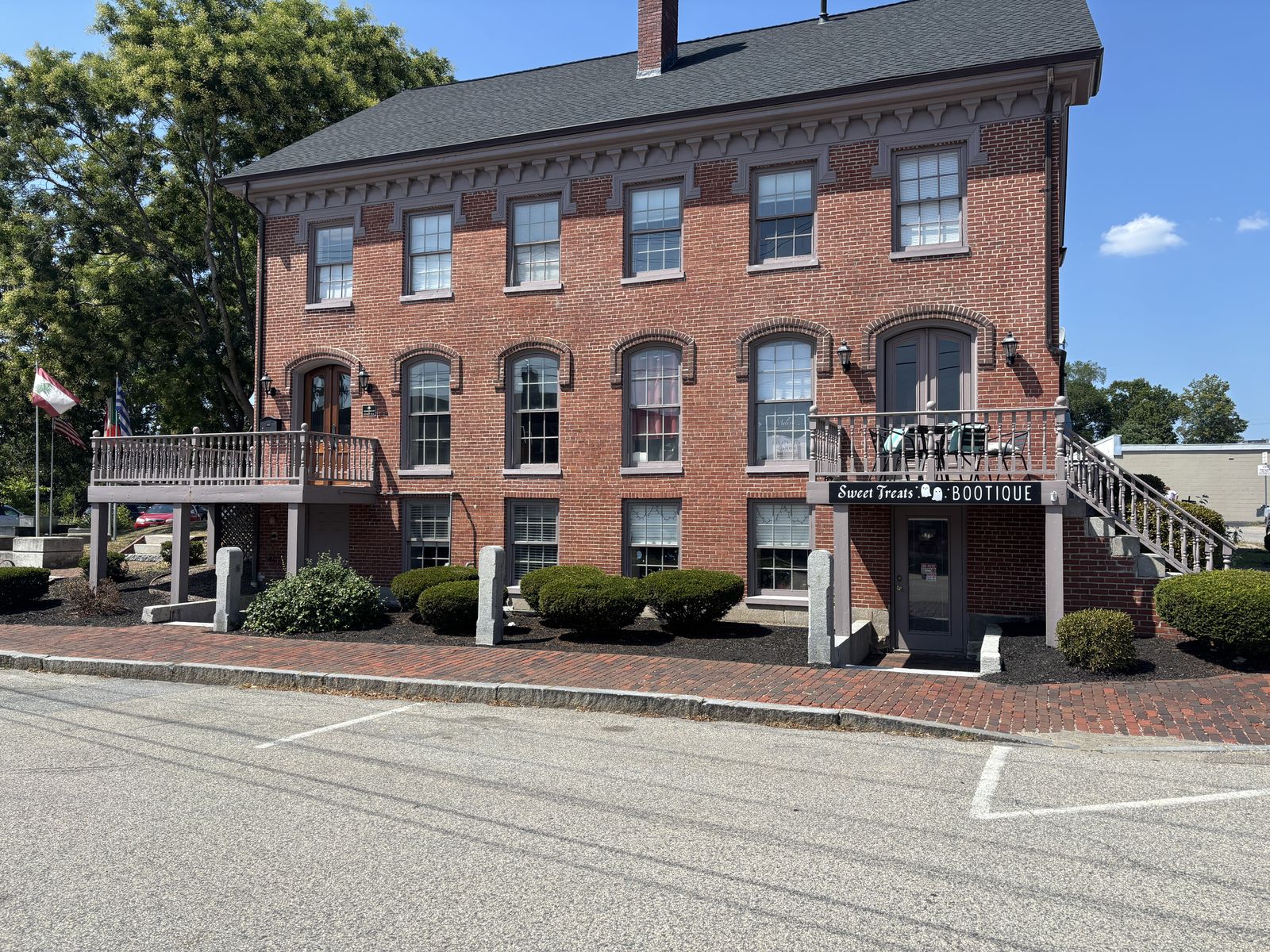 Photo 3 of 65 Main St