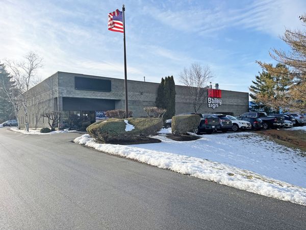 9 Thomas Dr