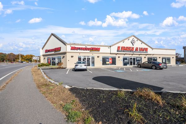 570 Lafayette Road (Seabrook Crossing)
