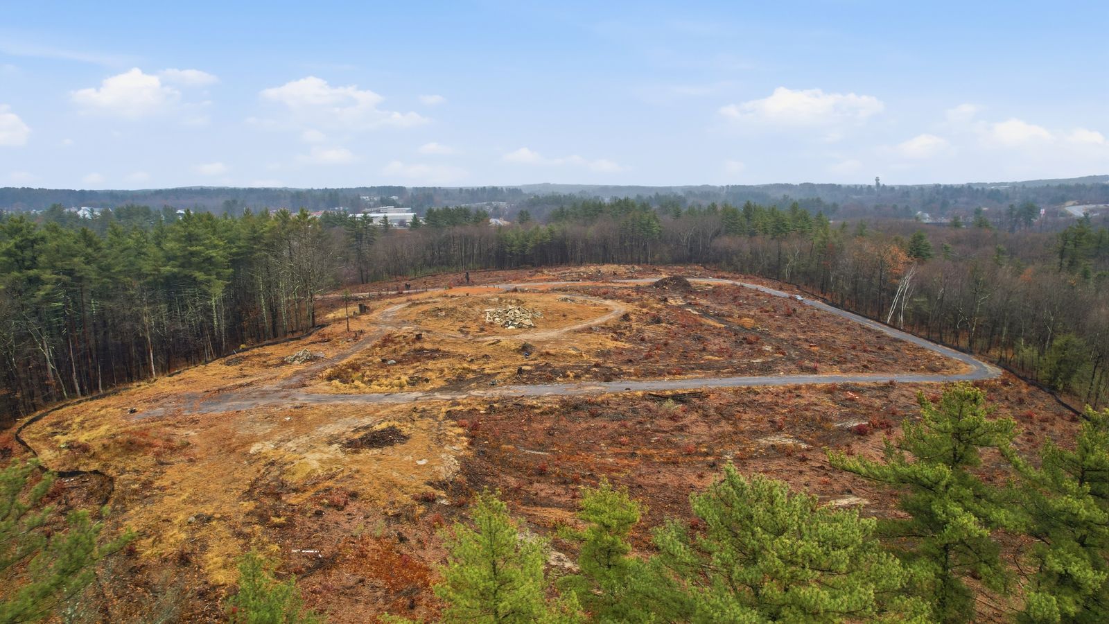 Photo 10 of 769 Daniel Webster Highway