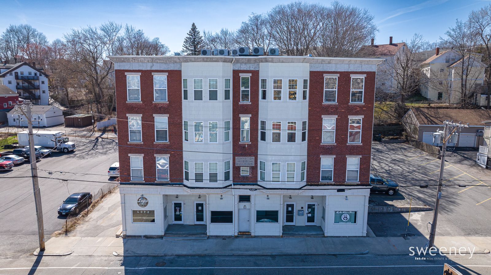 Photo 3 of 122 N Main St