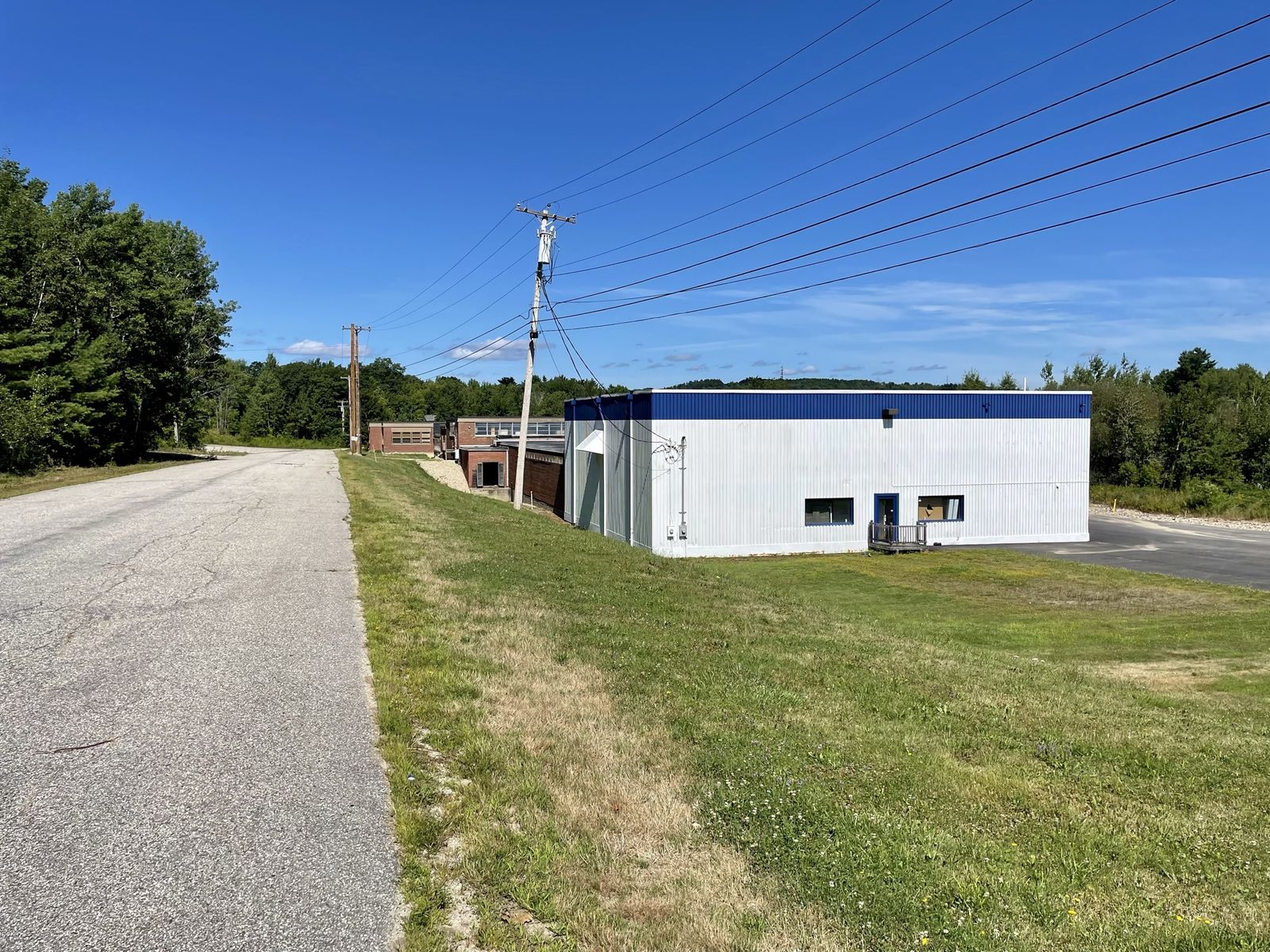 Photo 5 of 48 Commercial St