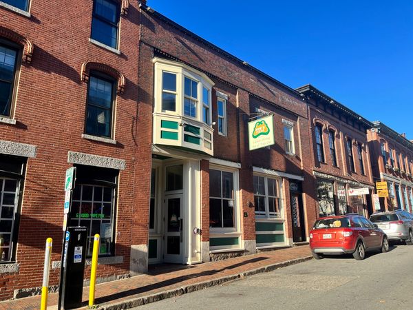 Old Port Restaurant / For Lease