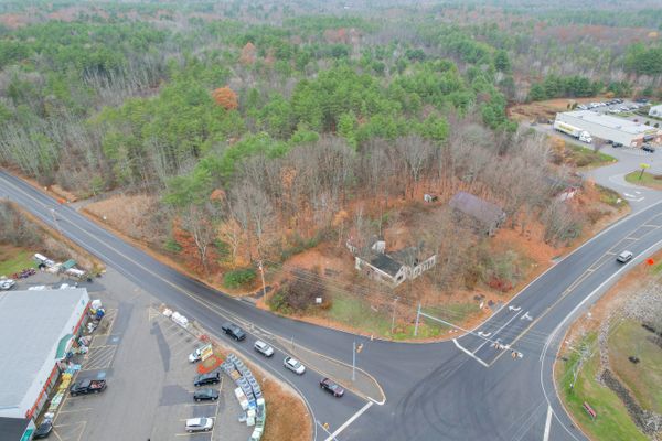 414 Narragansett Trail 