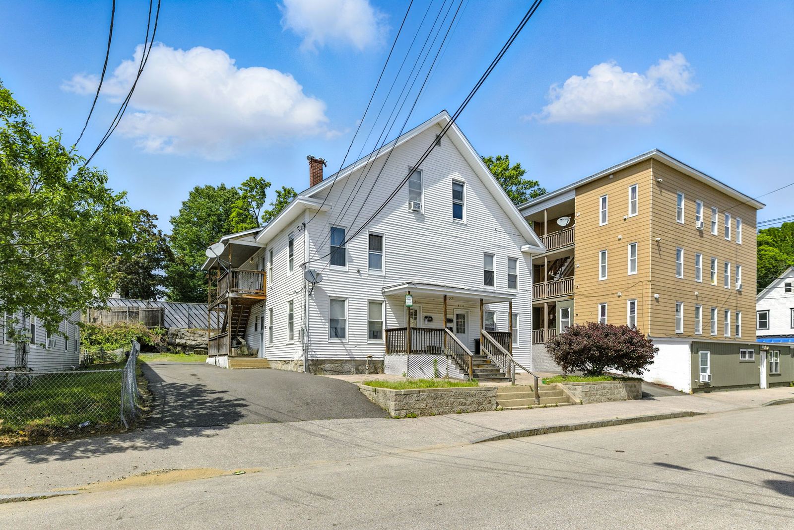 Photo 2 of 412 Manchester St.