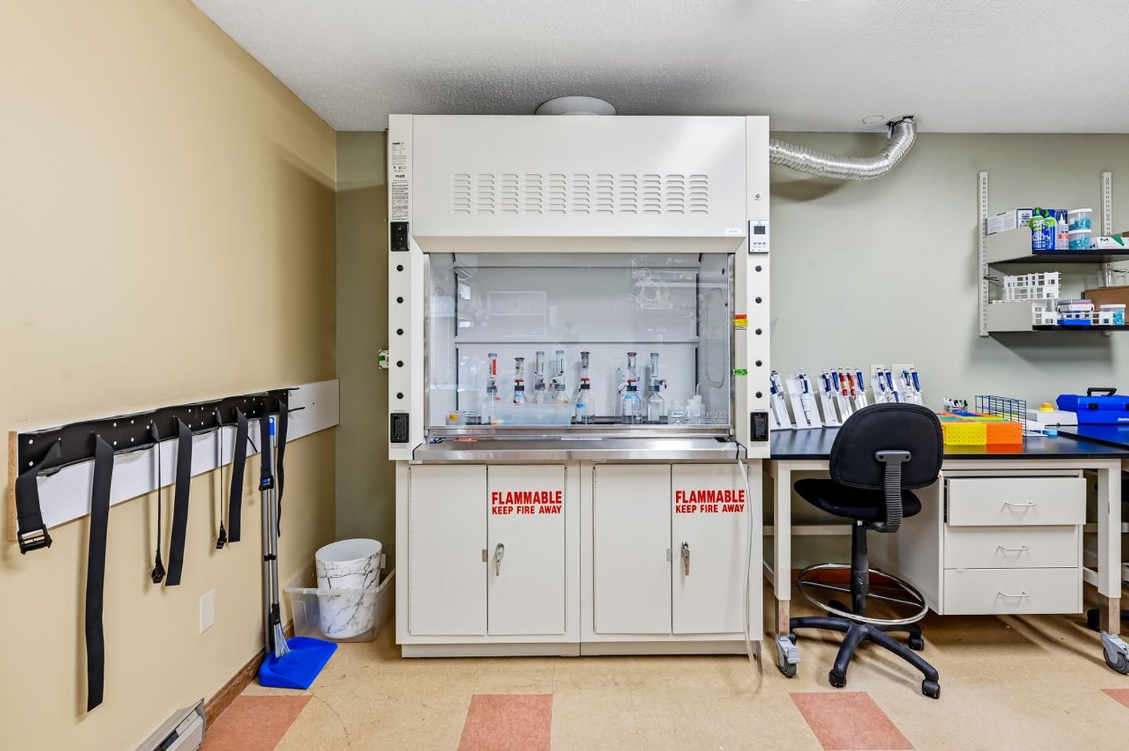 Photo 32 of 17 Levesque Dr Unit 4