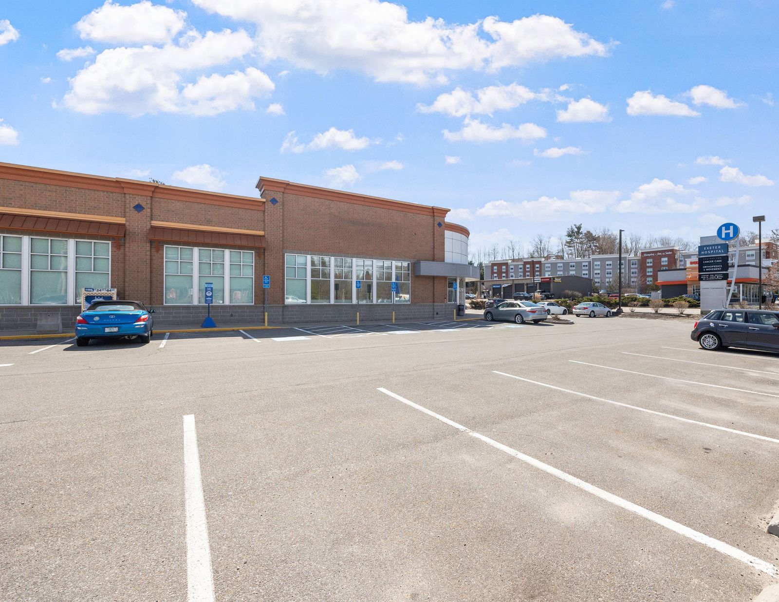 Photo 8 of 75 – 93 Portsmouth Ave