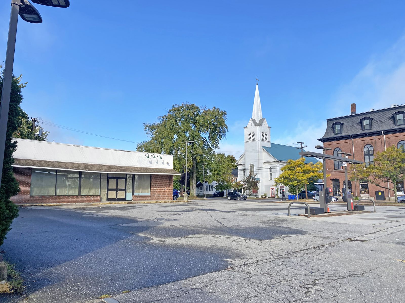 Photo 3 of 152 Maine St