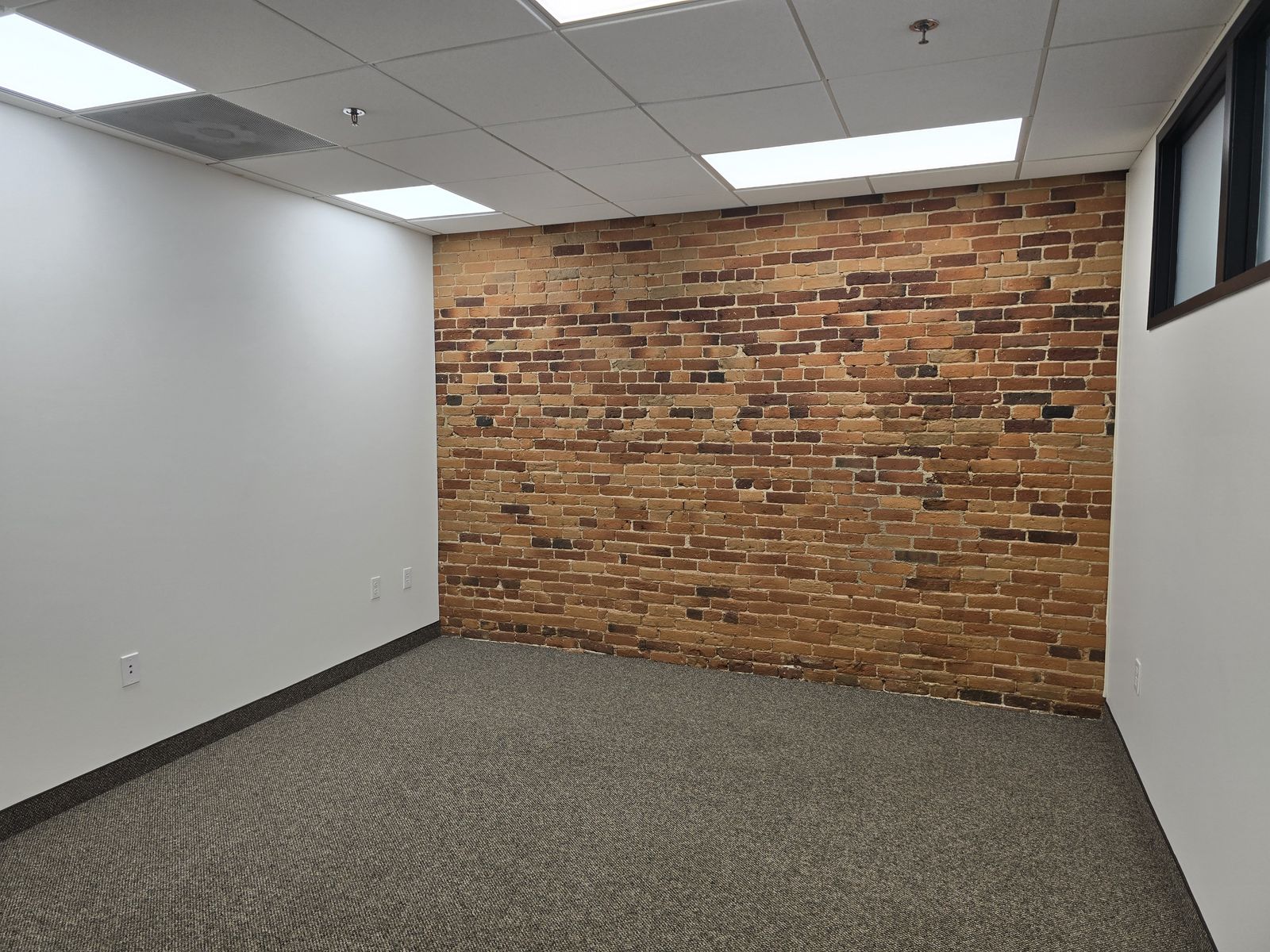Photo 6 of 7 N Pleasant St, Unit: 200