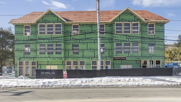 39 Hillside Ave