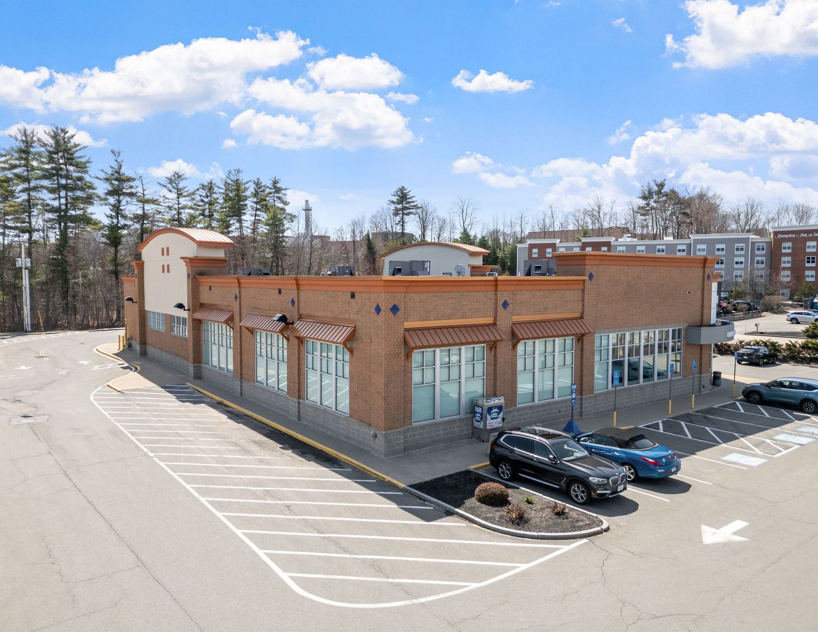 Photo 6 of 75 – 93 Portsmouth Ave