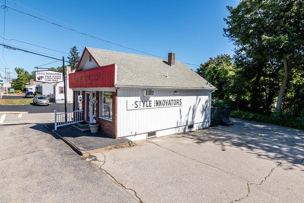 Freestanding Retail w/Ample Parking