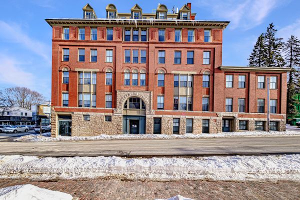 Holt Hall Apt