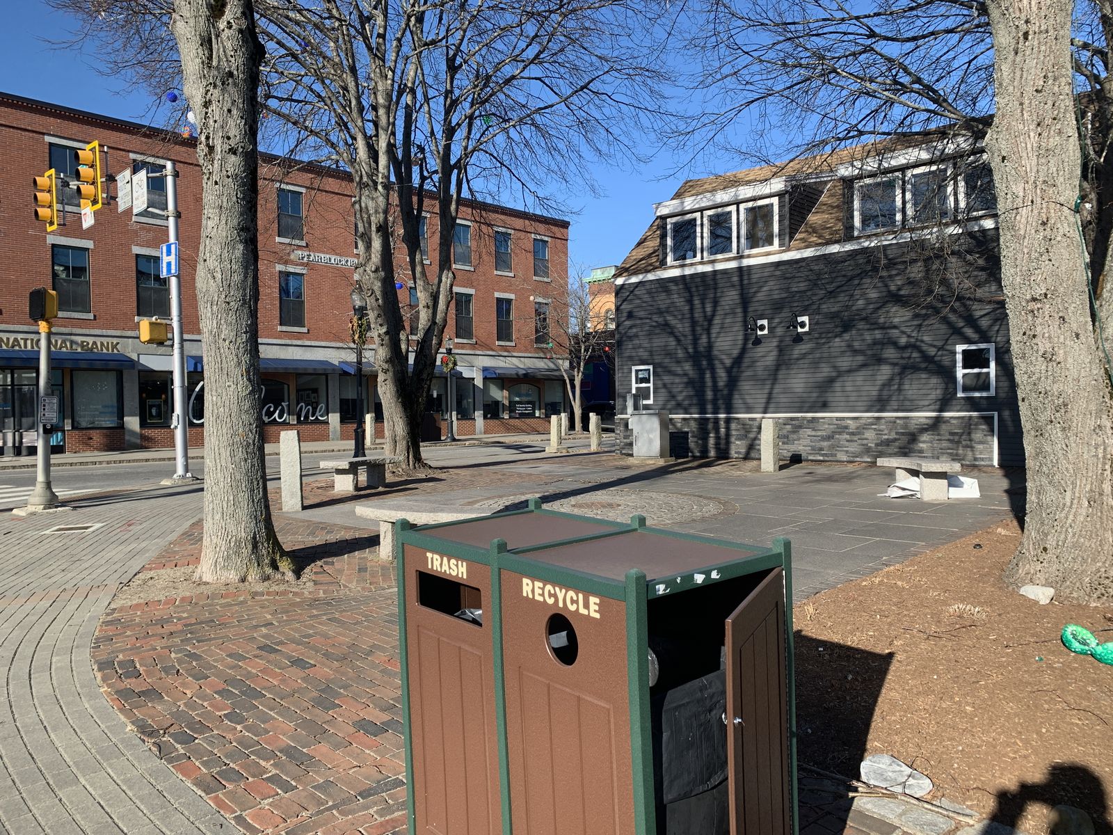 Photo 4 of 305 Main St