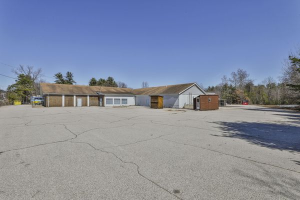 1371 Hooksett Rd.