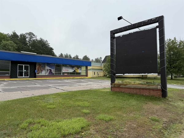 2300 SF Prime Retail Space On WMH