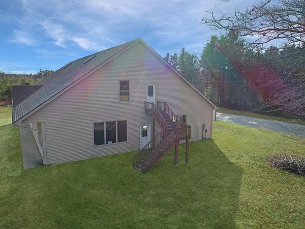 7 Springbrook Rd