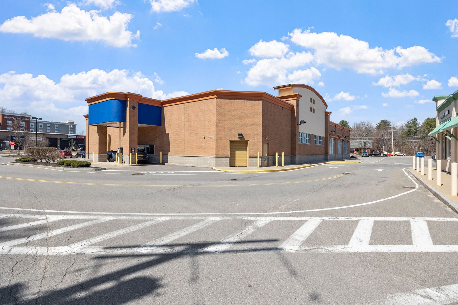 Photo 7 of 75 – 93 Portsmouth Ave