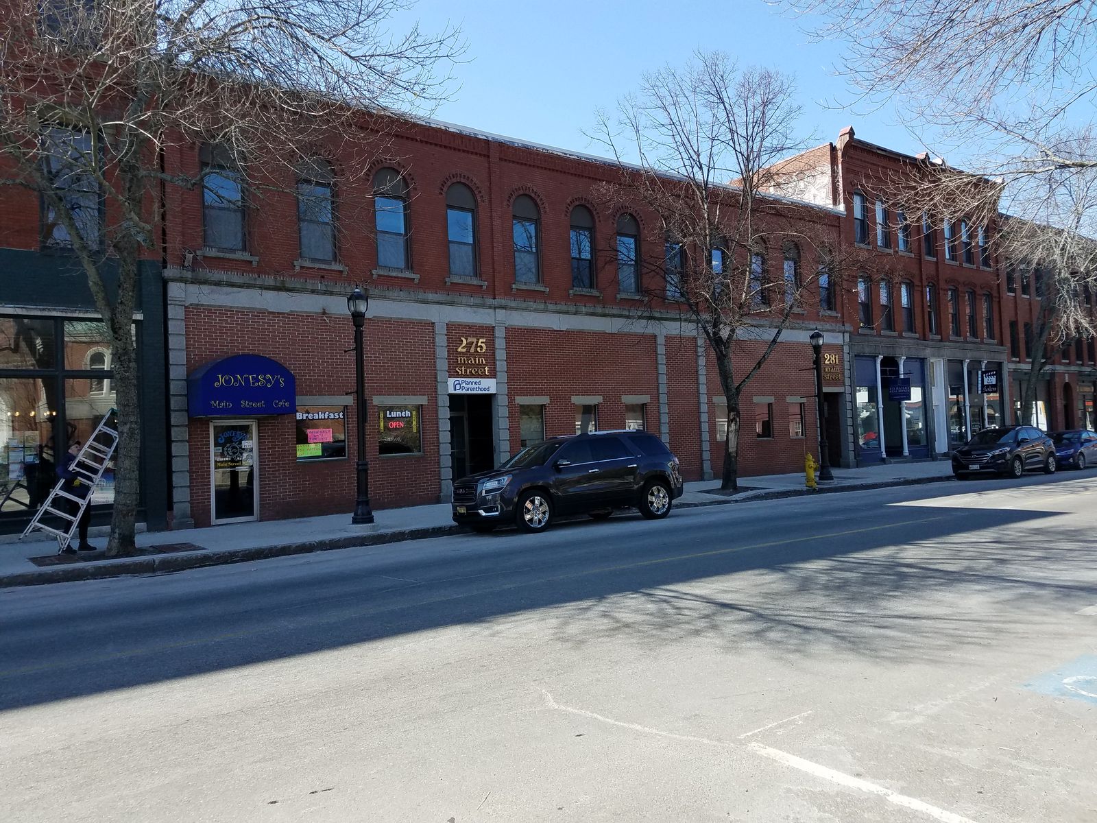 Photo 3 of 275 Main St
