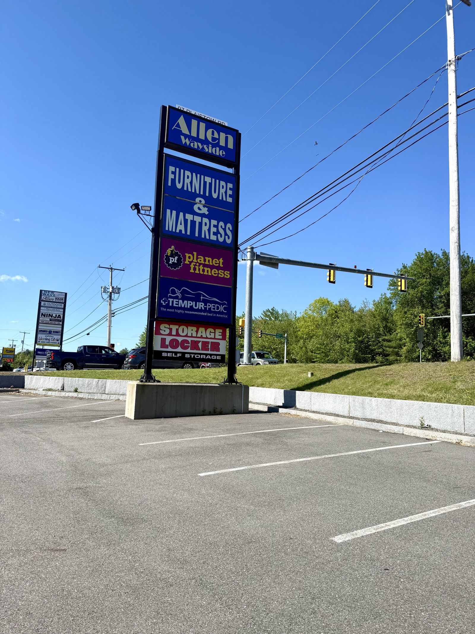 Photo 3 of 97  Plaistow Rd