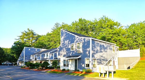 10 Chestnut Dr.