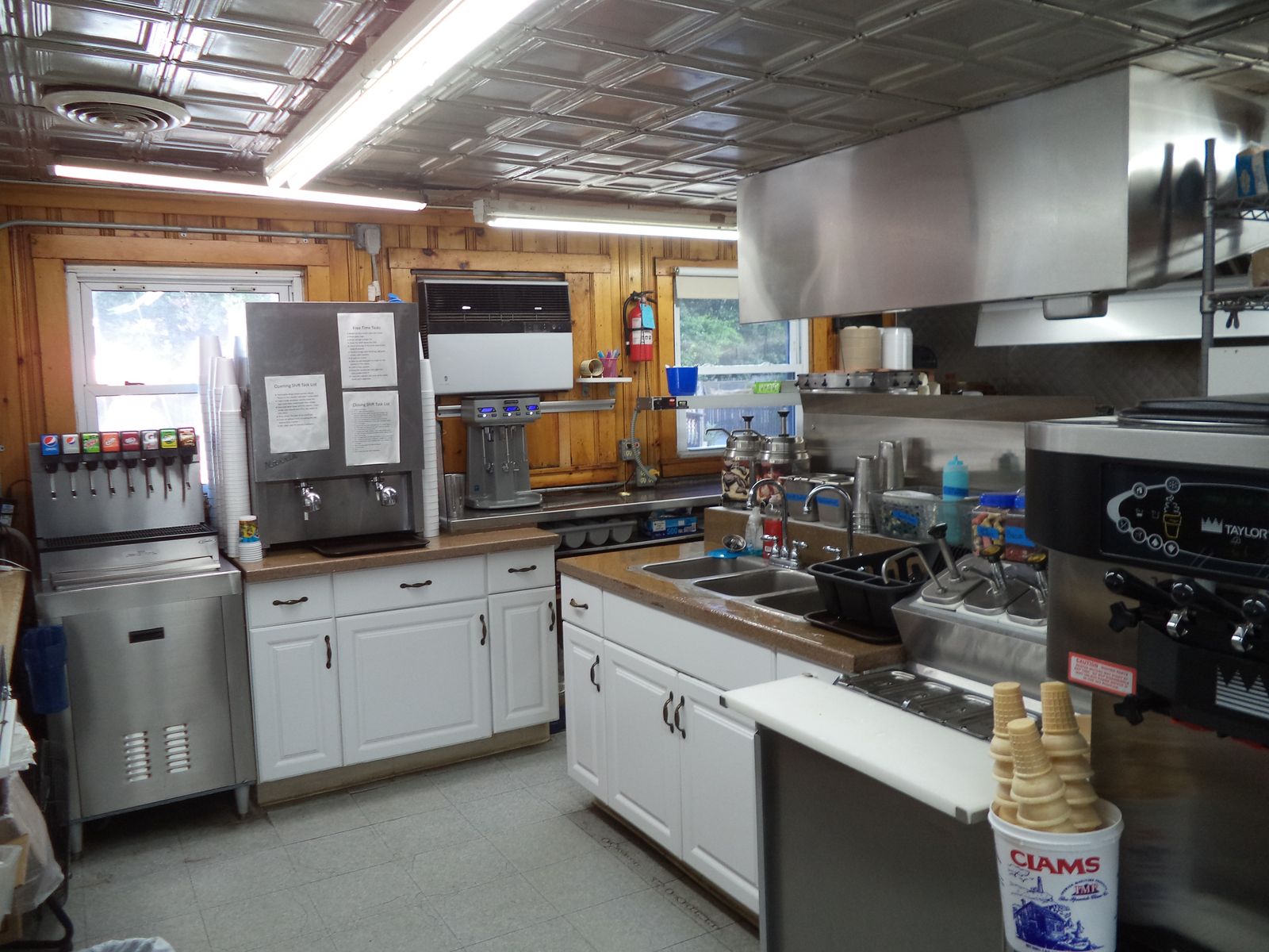 Photo 6 of 1391 Hooksett Rd