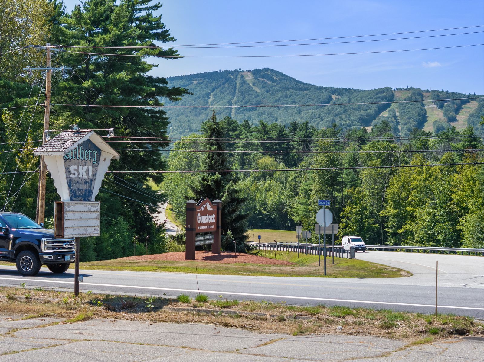 Photo 2 of 700-720 Cherry Valley Rd