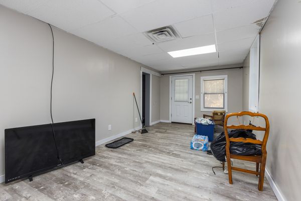 892 Lafayette Rd