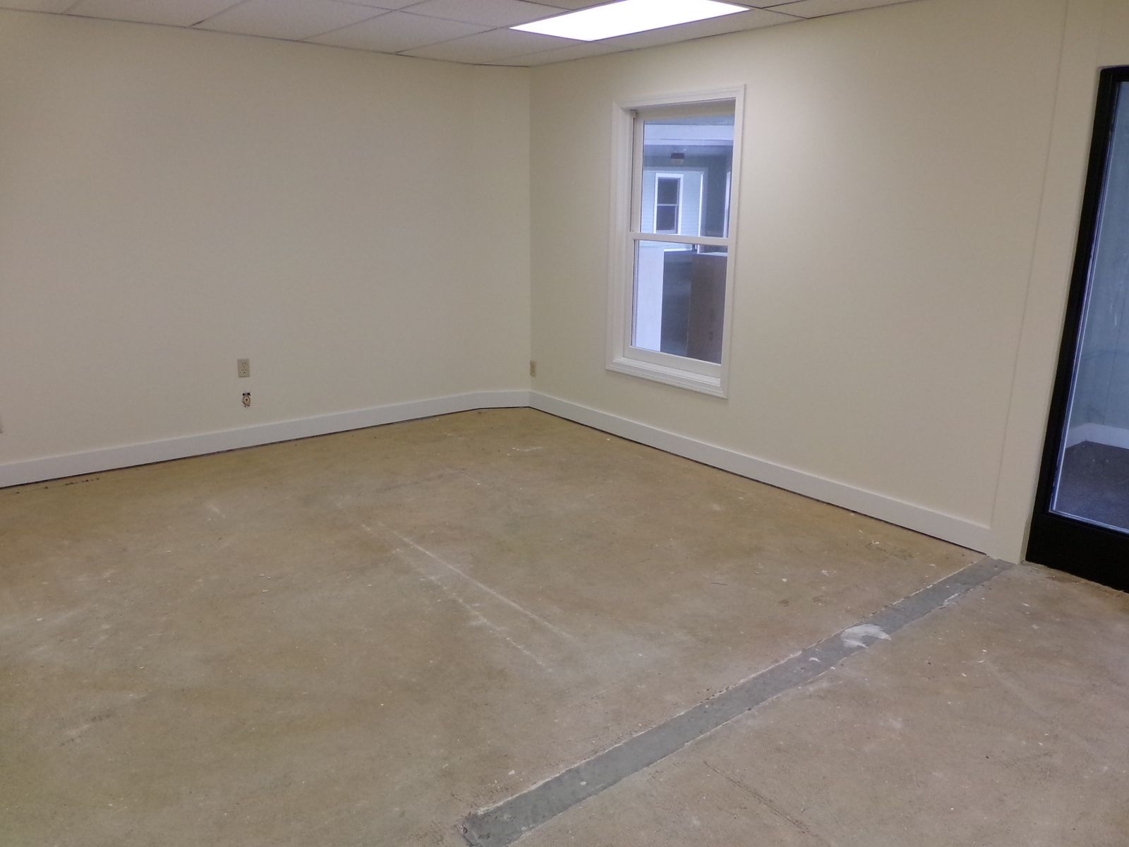 Photo 109 of 401 Gilford Ave, Unit: 122