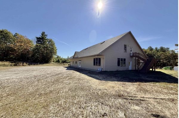7 Springbrook Rd