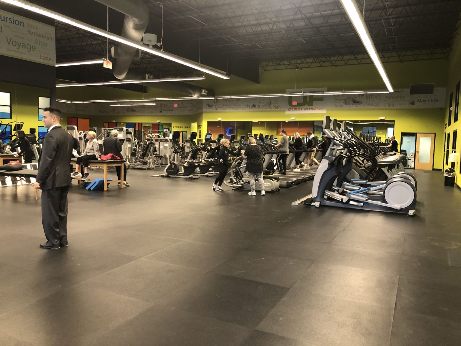 Photo 4 of 2 Livewell Dr