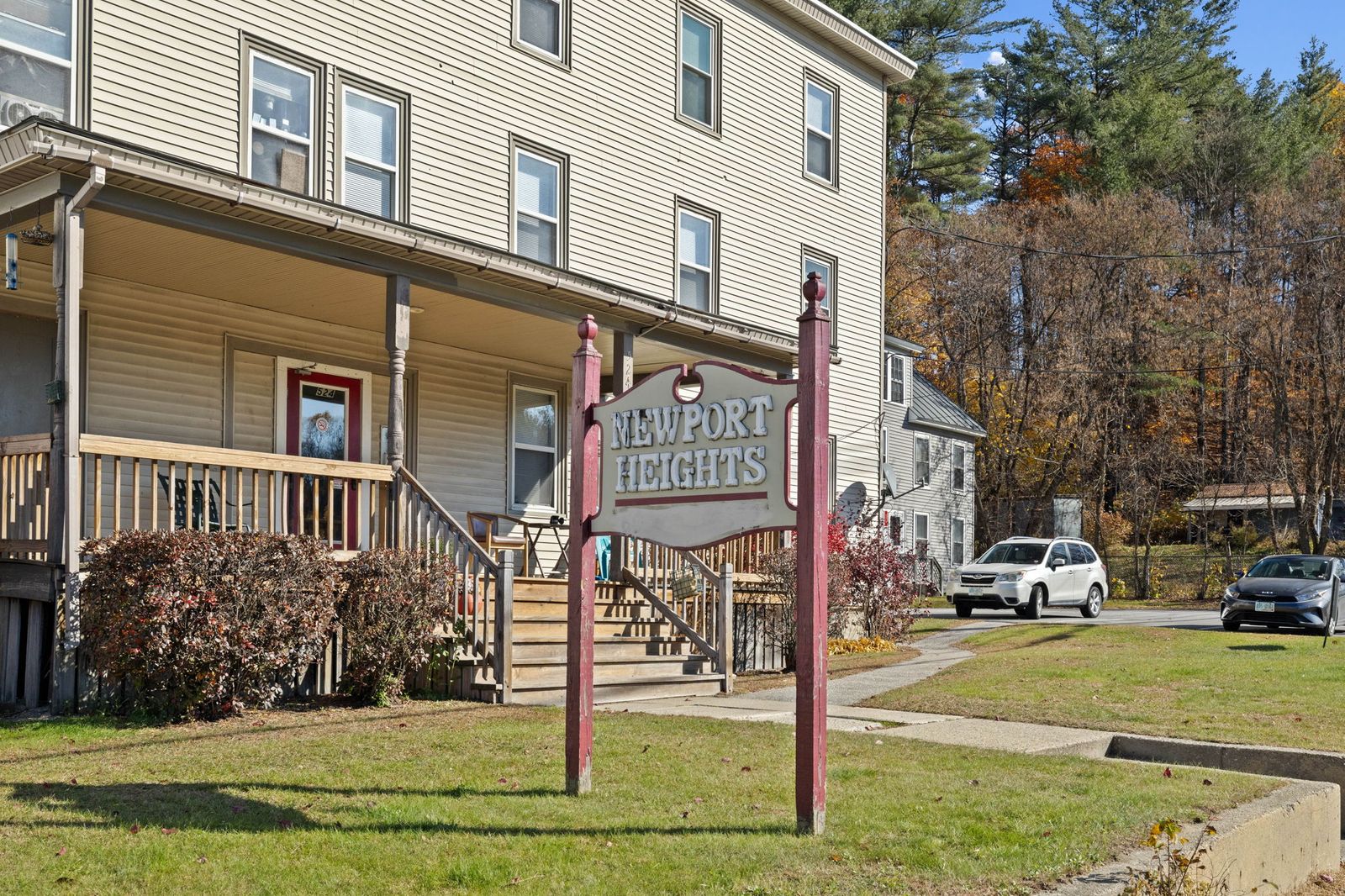 Photo 4 of 524 Sunapee St