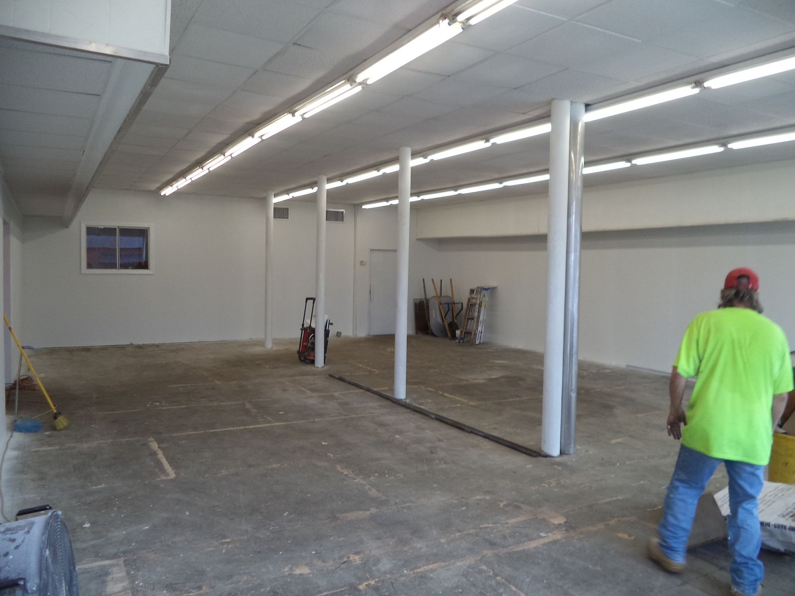 Photo 4 of 15 - 17 Railroad Sq