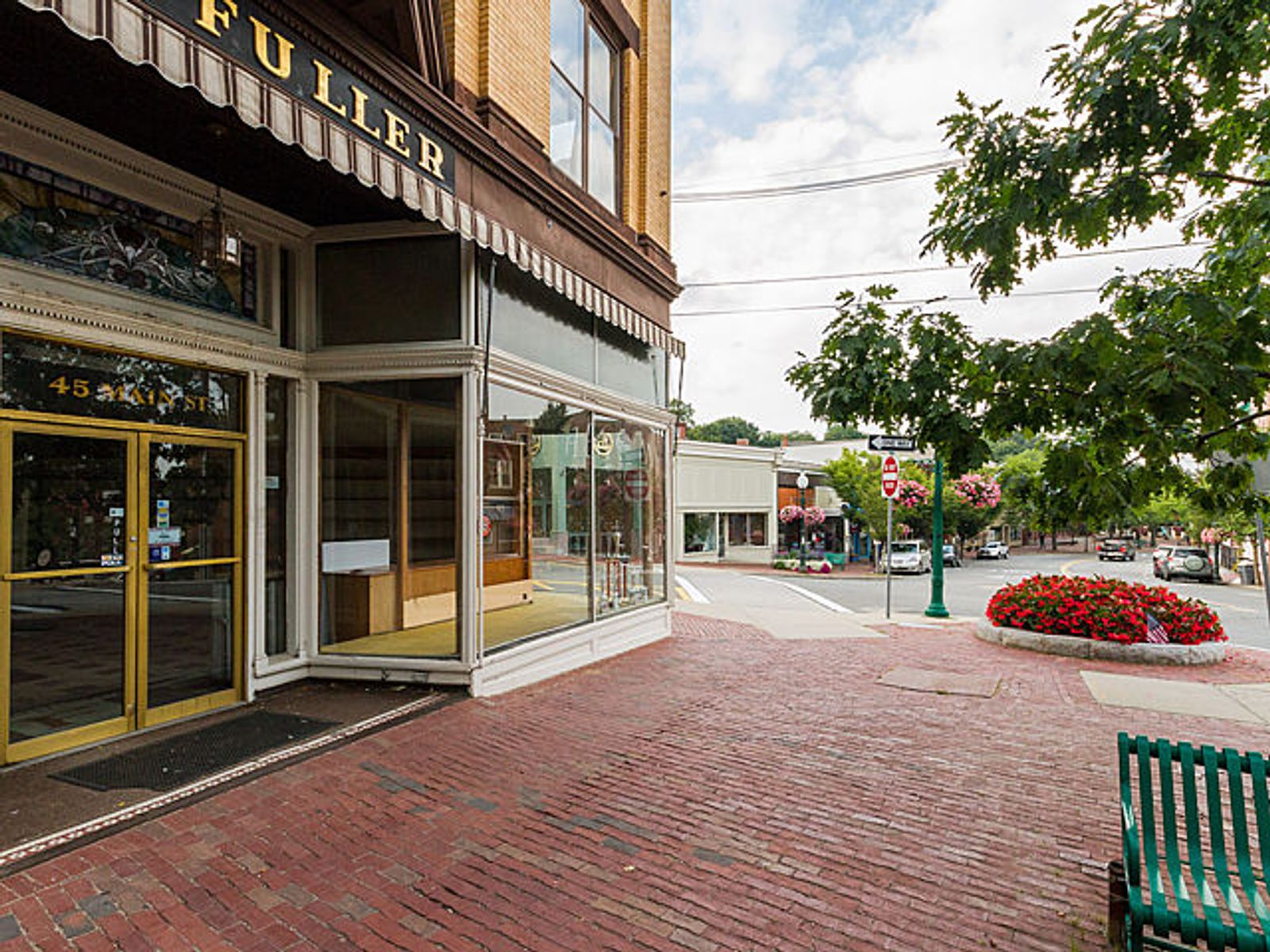 Photo 65 of 45 Main St
