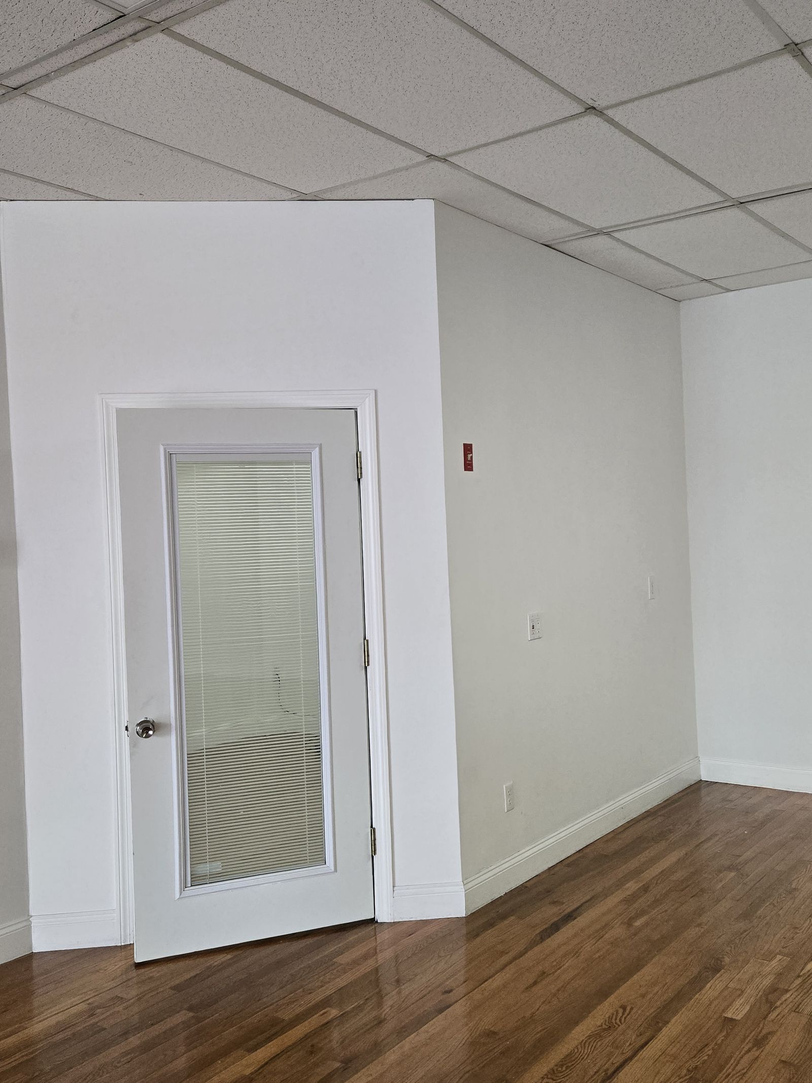 Photo 8 of 800 Oaklawn Ave