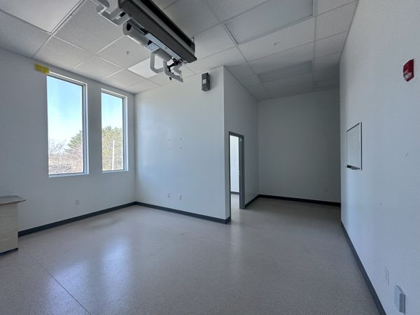 33 Omni Cir 