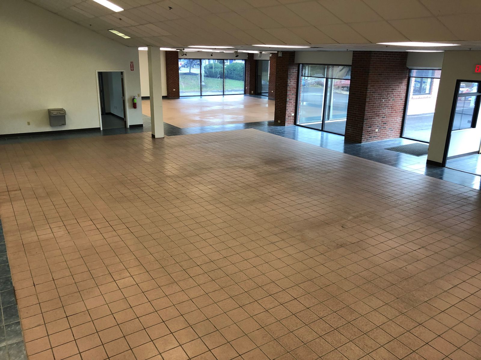 Photo 13 of 264 Civic Center Drive