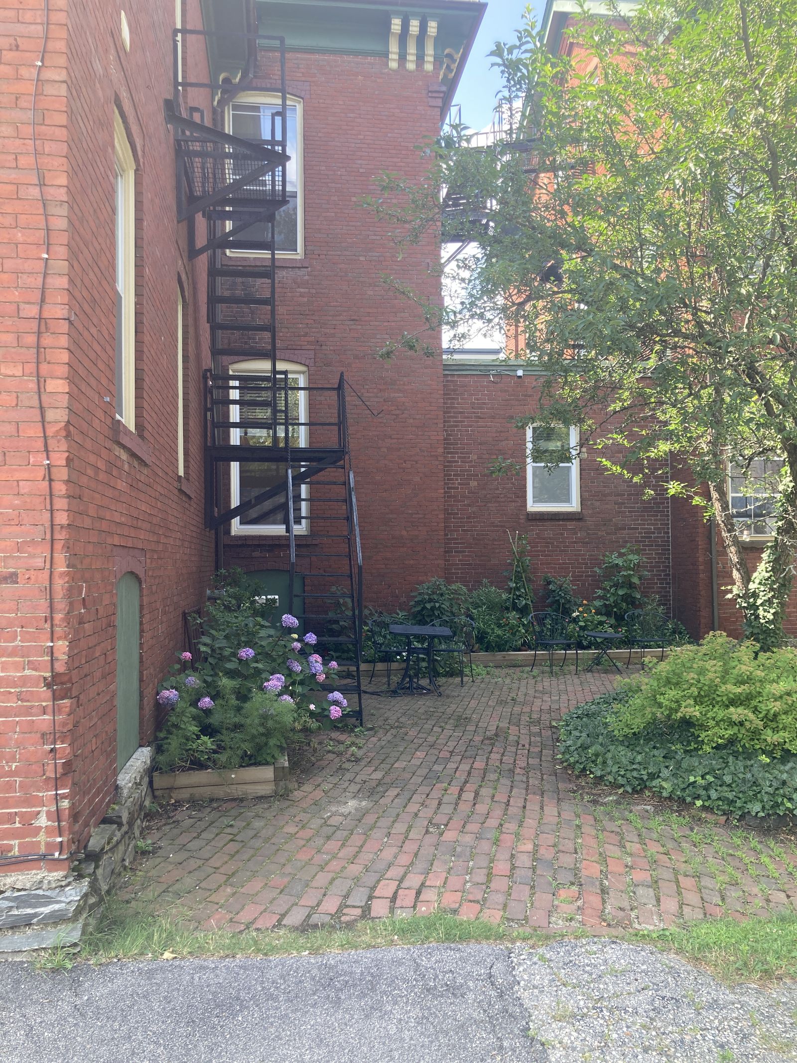 Photo 6 of 158 Danforth St