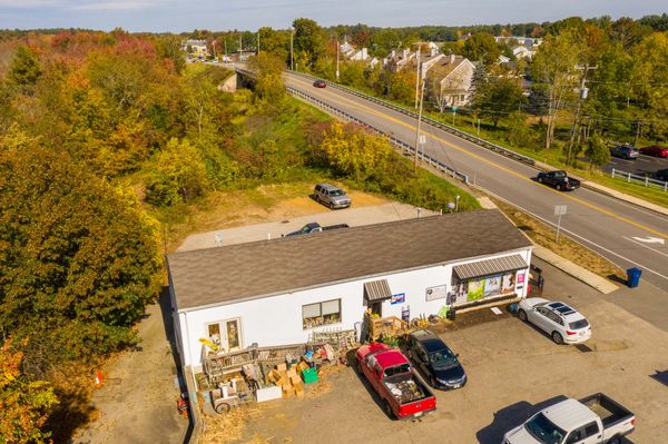 892 Lafayette Rd