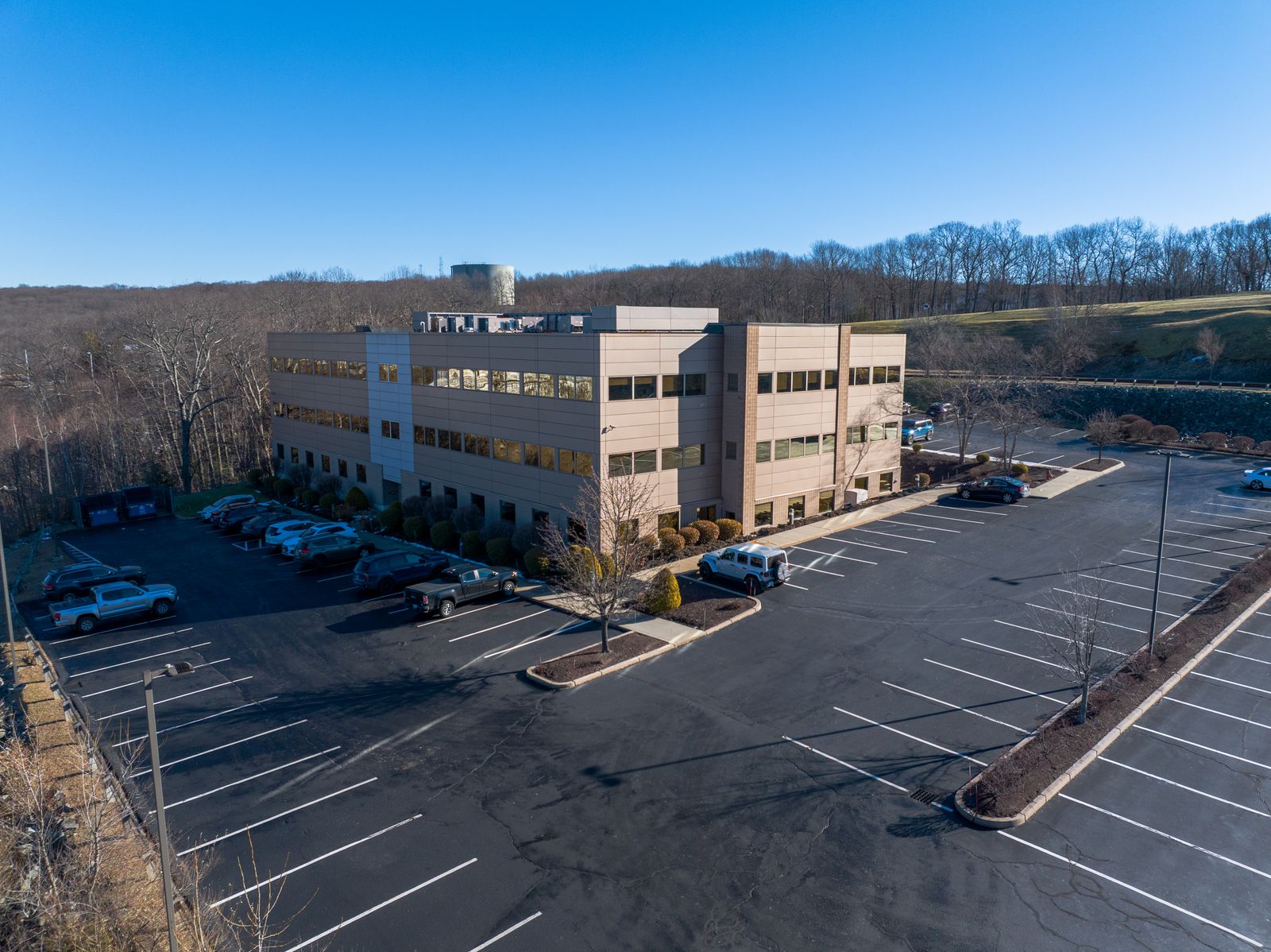 Photo 4 of 1300 Highland Corporate Dr