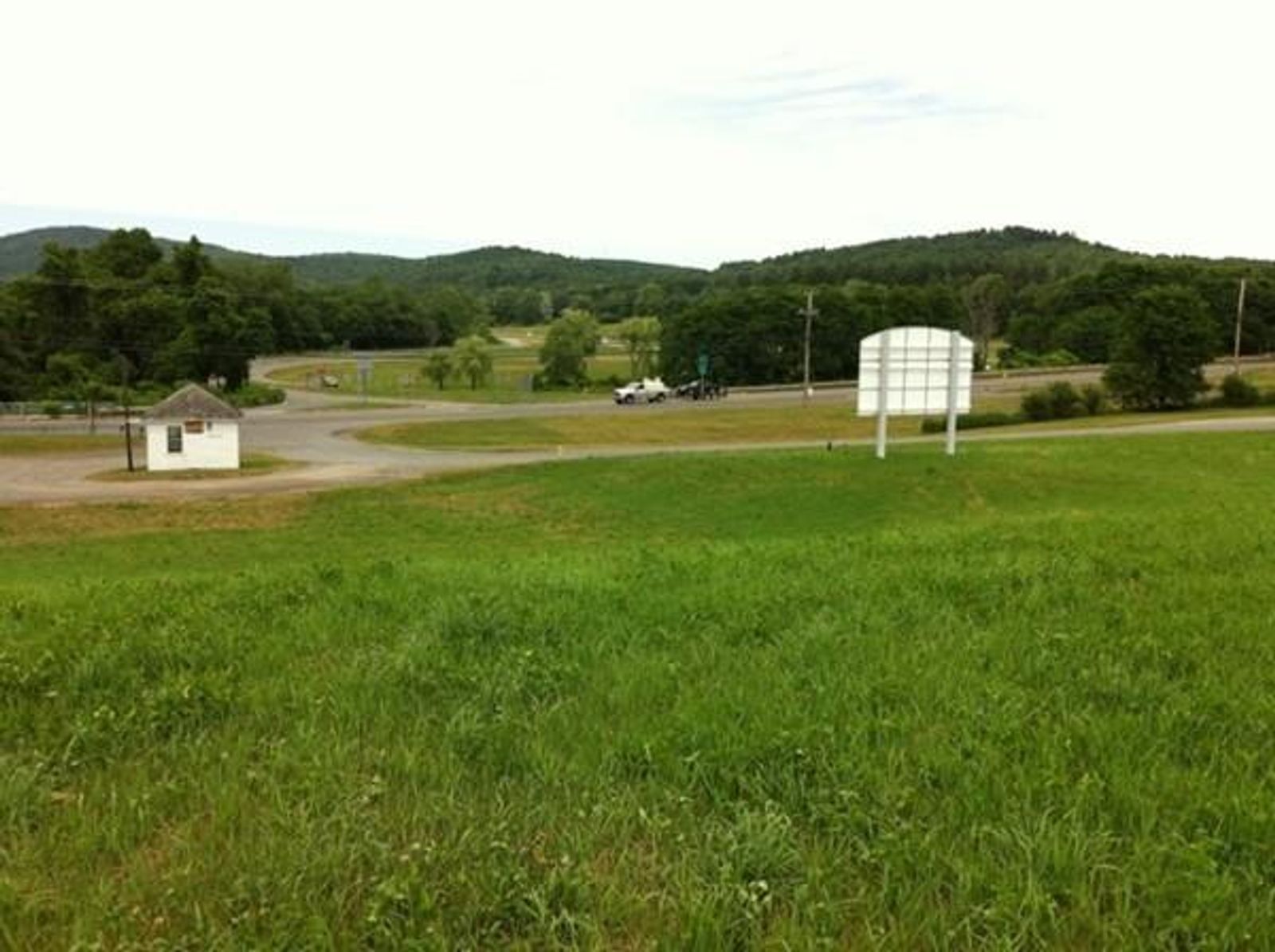 Photo 4 of 23 Kringle Dr
