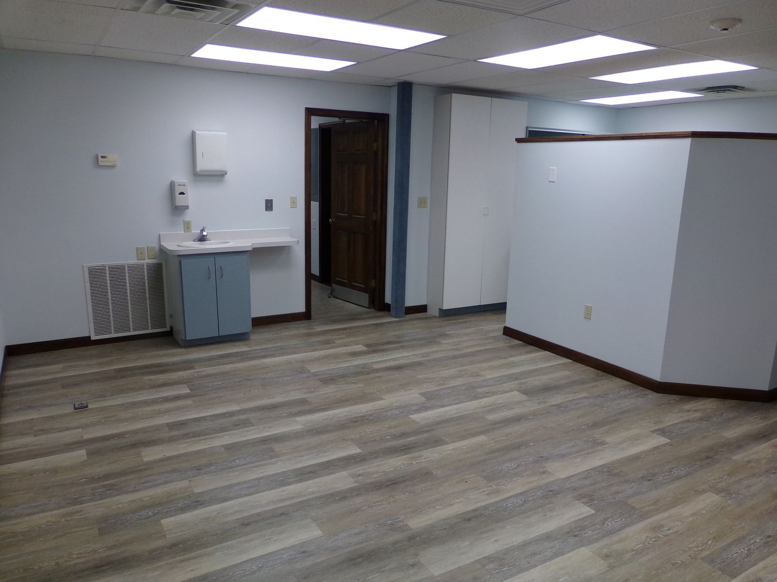 Photo 14 of 401 Gilford Ave, Unit: 122