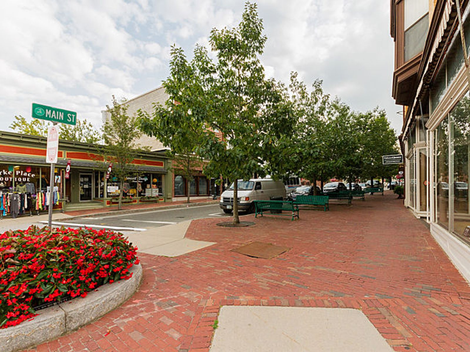 Photo 64 of 45 Main St