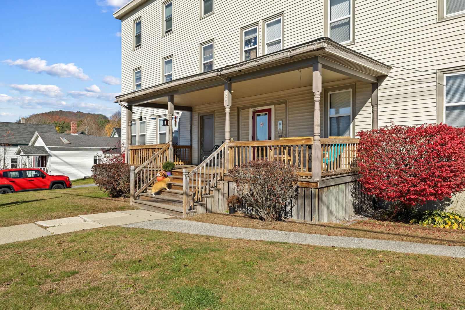 Photo 3 of 524 Sunapee St
