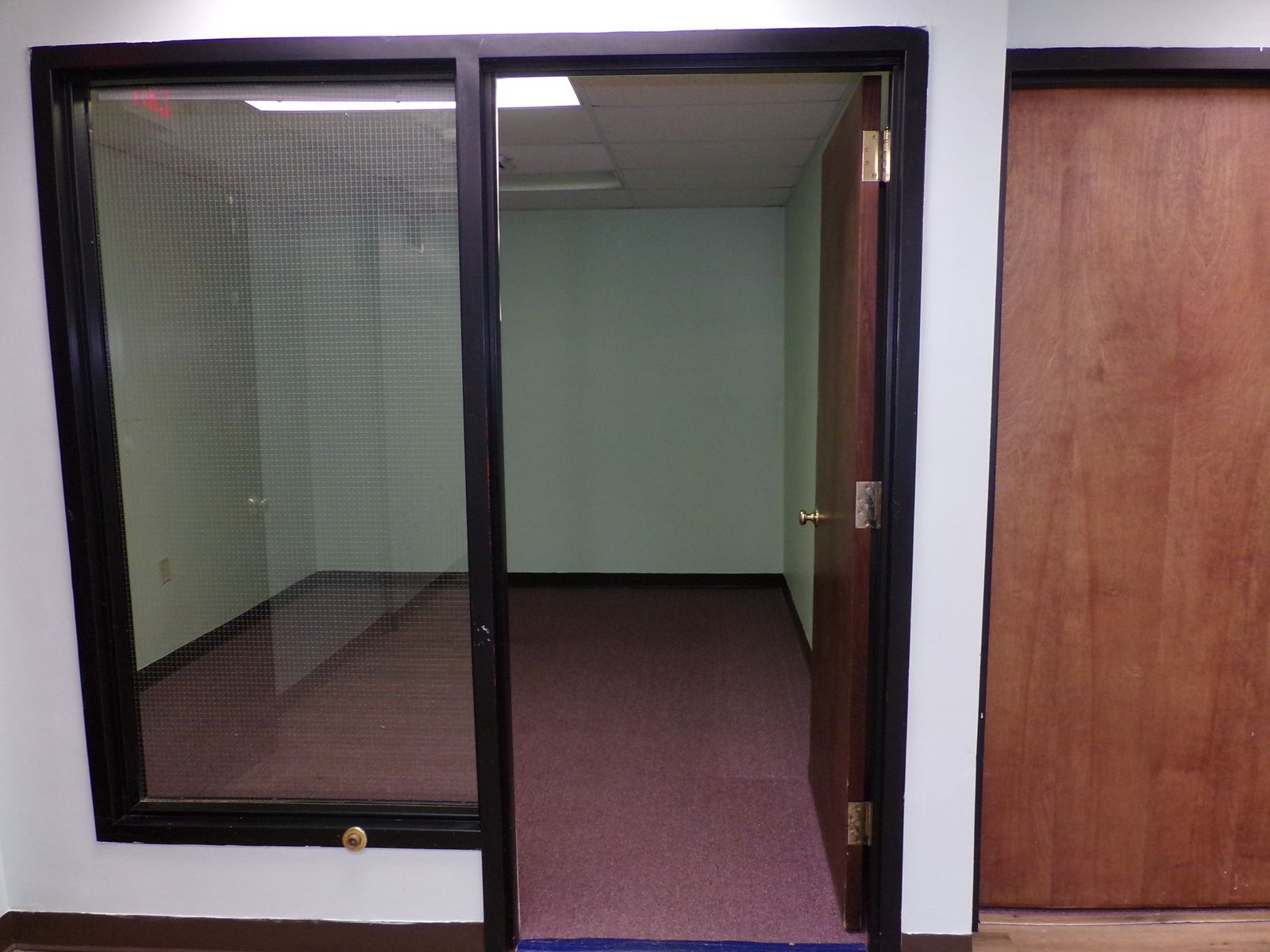 Photo 3 of 401 Gilford Ave