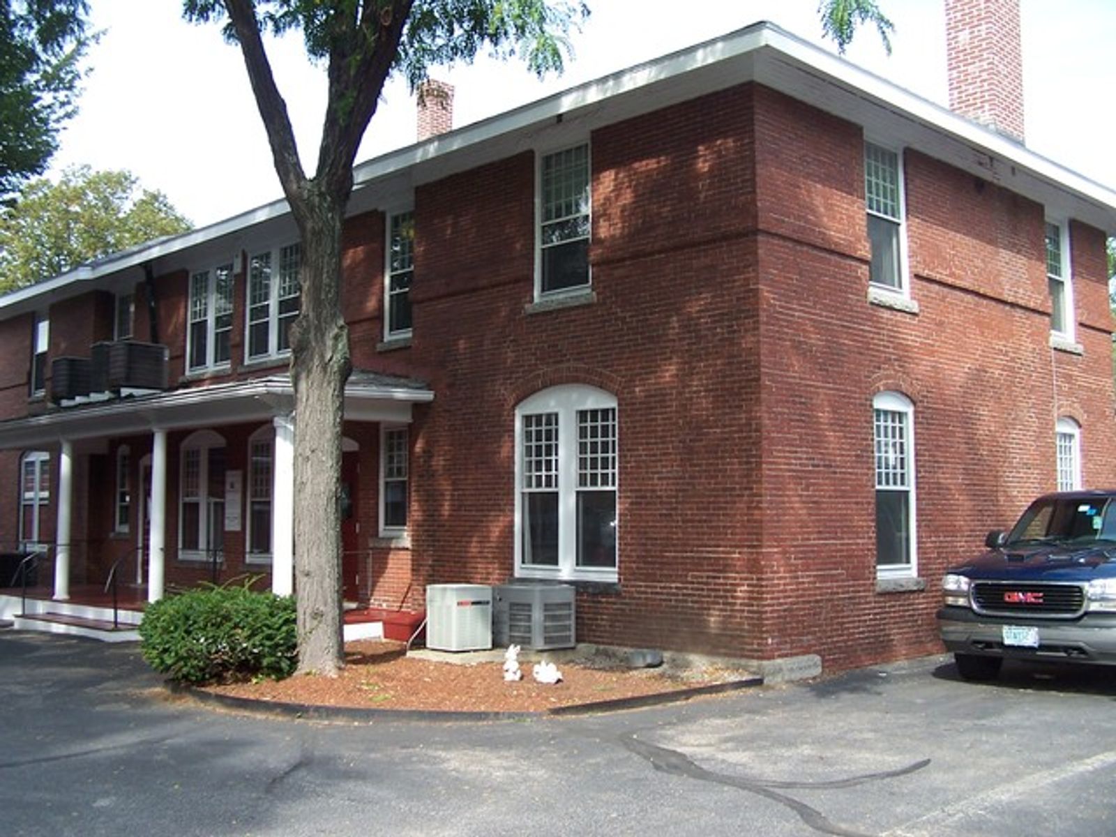 Photo 2 of 41 Brook Street