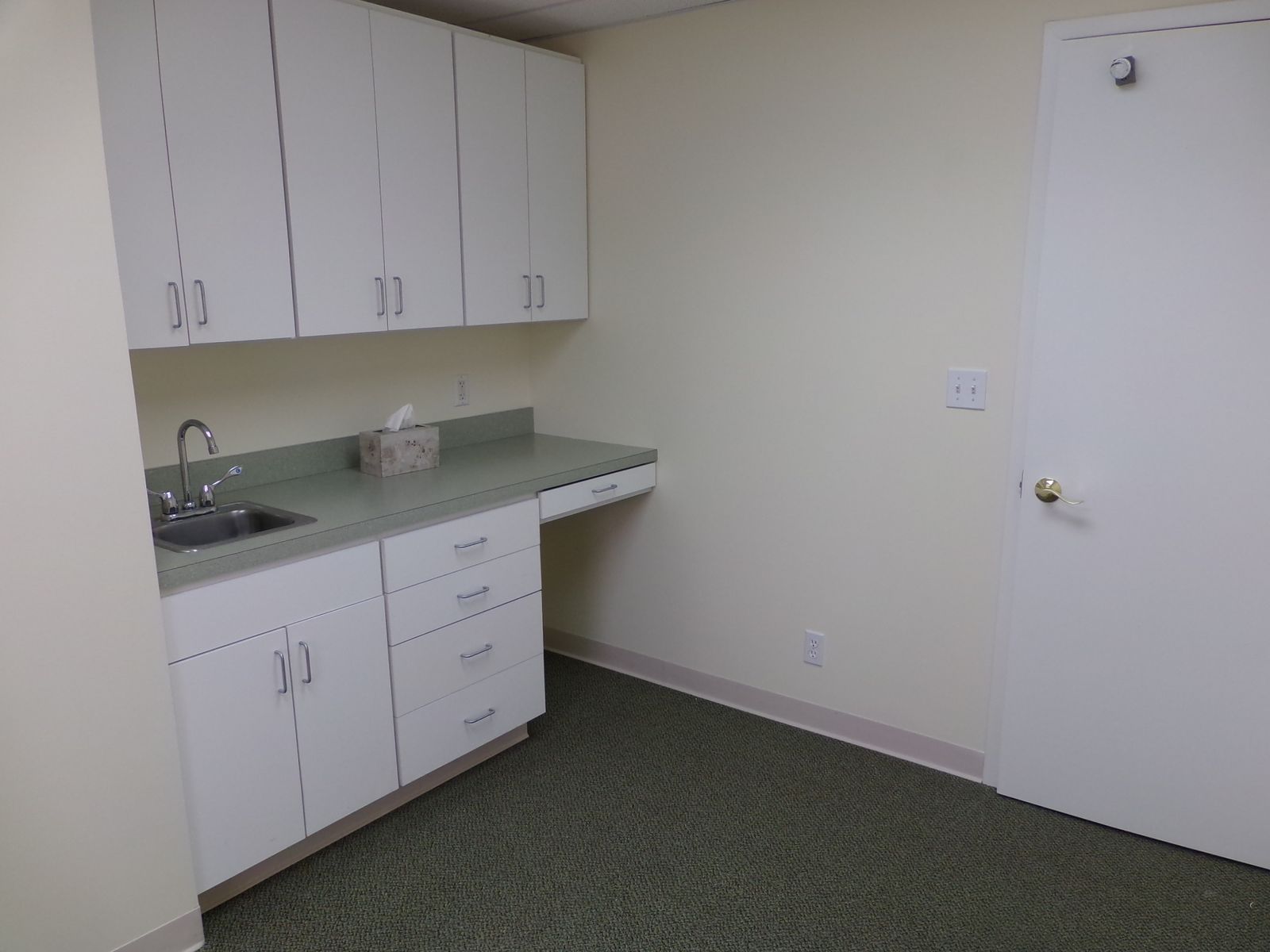 Photo 146 of 401 Gilford Ave, Unit: 122