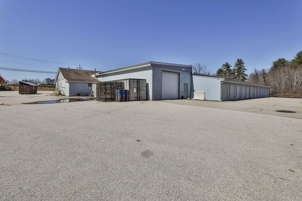 1371 Hooksett Rd.